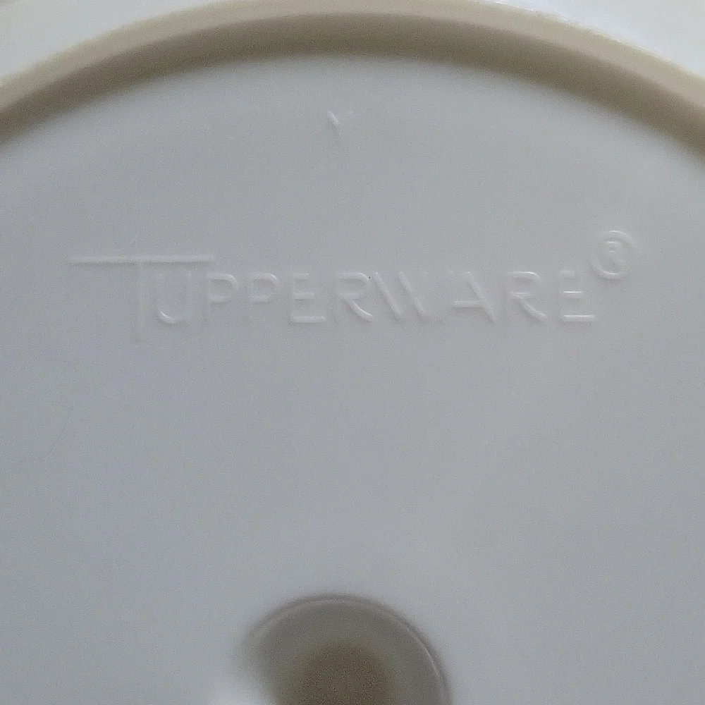 TUPPERWARE - Picture 6 of 7